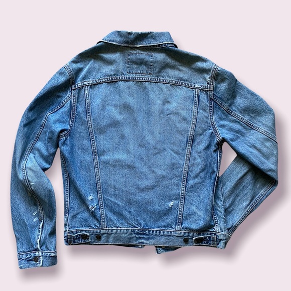 A&F “LOT 00257” PREMIUM DENIM TRUCKER JACKET - Picture 2 of 4